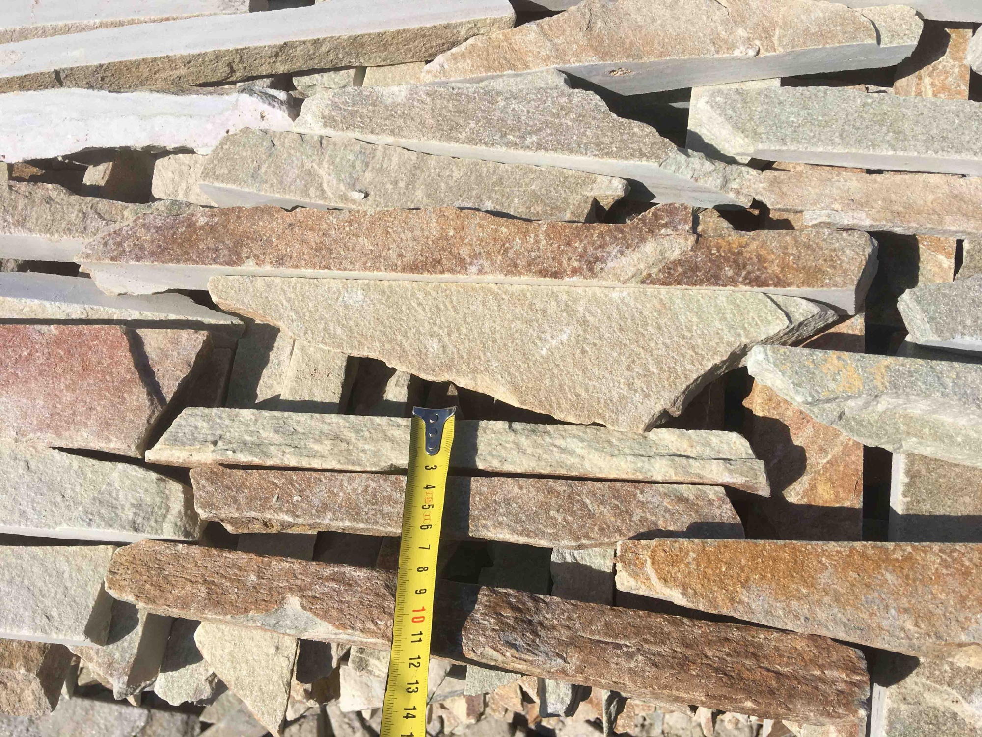 Горбушка златолит золотистый для облицовки купить в Туймазах