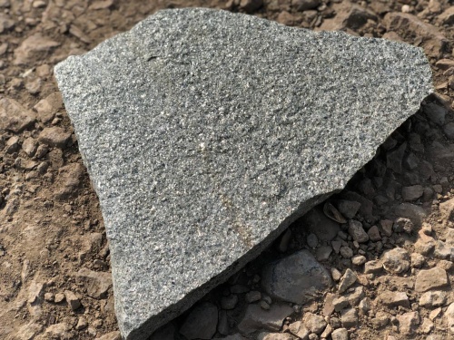 Плитняк златолит Уральский для цоколя, отмостки купить в Туймазах