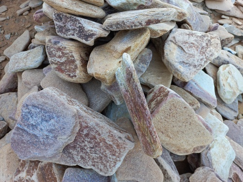 Златолит жёлтый, жёлто-зелёный глыбки и валуны для ланшафтного дизайна купить в Туймазах