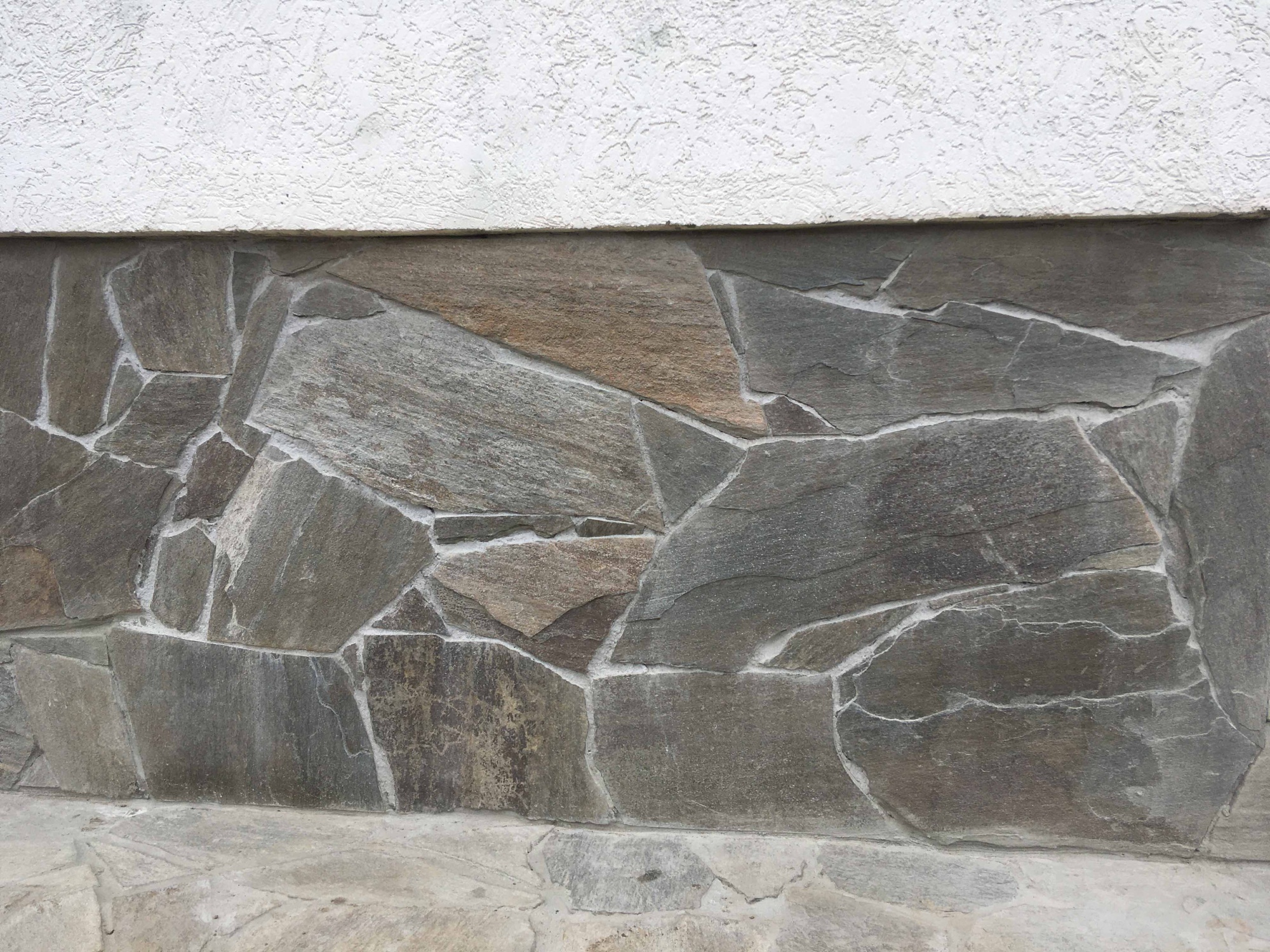 Плитняк златолит Уральский для цоколя, отмостки купить в Туймазах