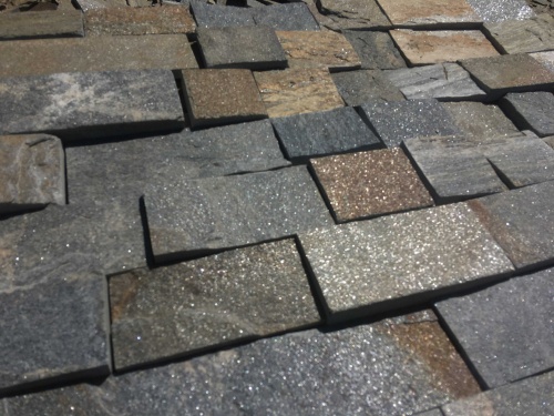 Плитка пилёная златолит Уральский для цоколя, отмостки купить в Туймазах