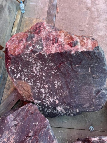 Камни для ландшафтного дизайна красно-фиолетовые 10-60 килограмм купить в Туймазах