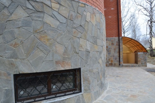 Плитняк златолит Уральский для цоколя, отмостки купить в Туймазах